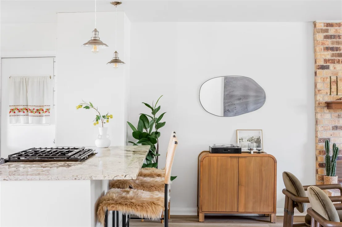 Photo of 304 W Bee ST
