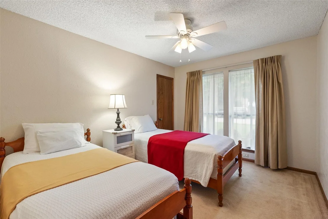 Photo of 1409 Thaddeus CV