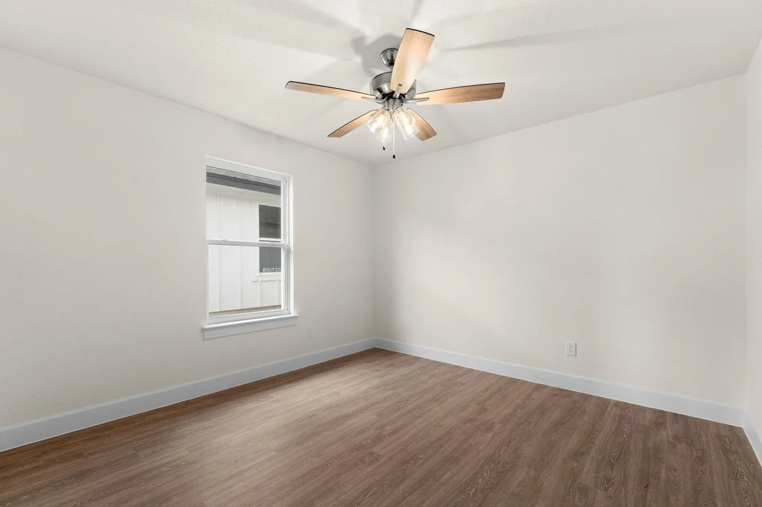 Photo of 2119 Blackhawk LOOP