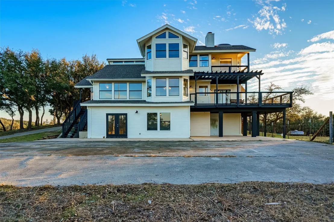 Photo of 20811 Hamilton Pool RD