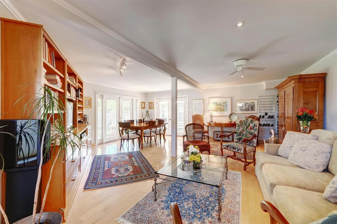 Photo of 1302 Berkshire DR