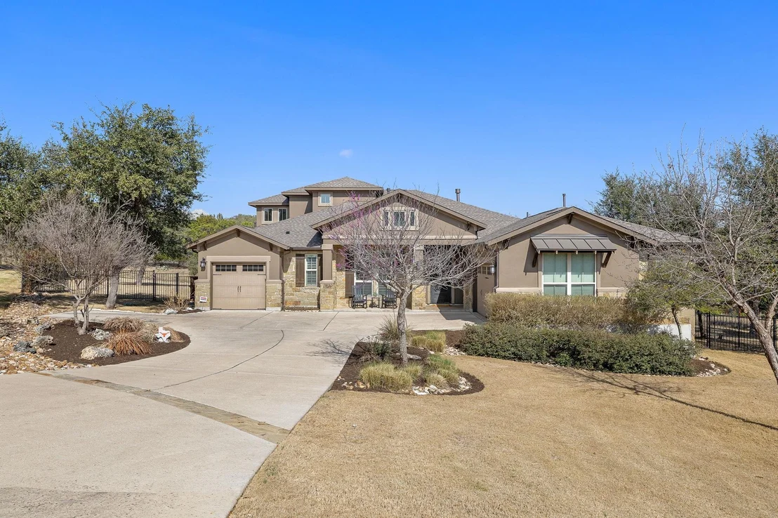 Photo of 1008 Jonathan CV
