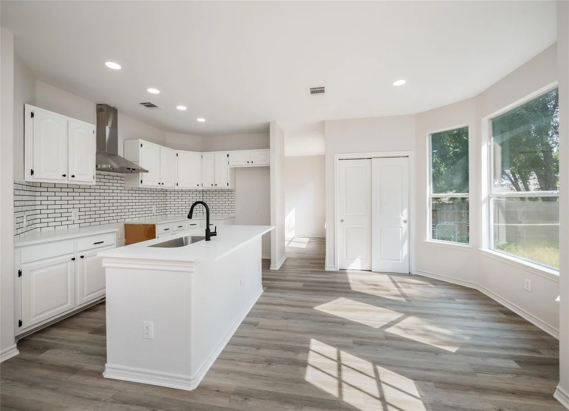 Photo of 1706 Timberwood DR