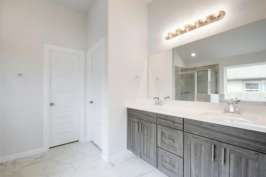 Photo of 134 Edgewater TRL