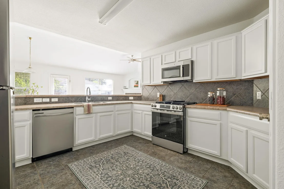 Photo of 1535 Lorson LOOP