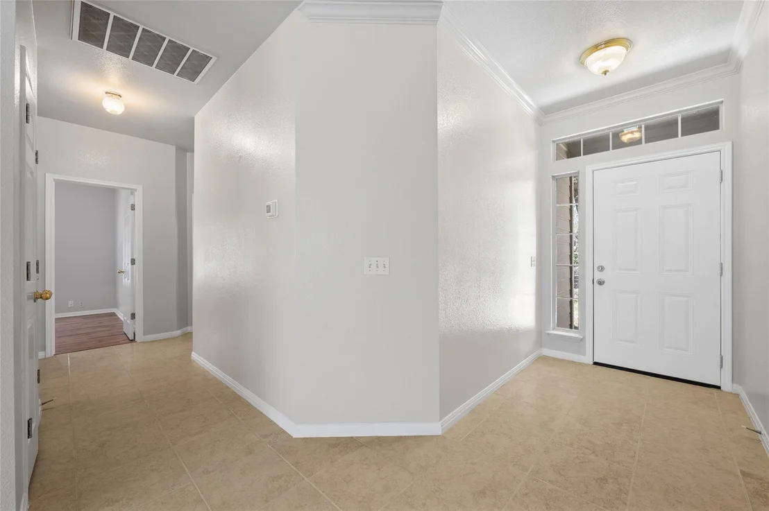 Photo of 5709 Hudson Bend RD