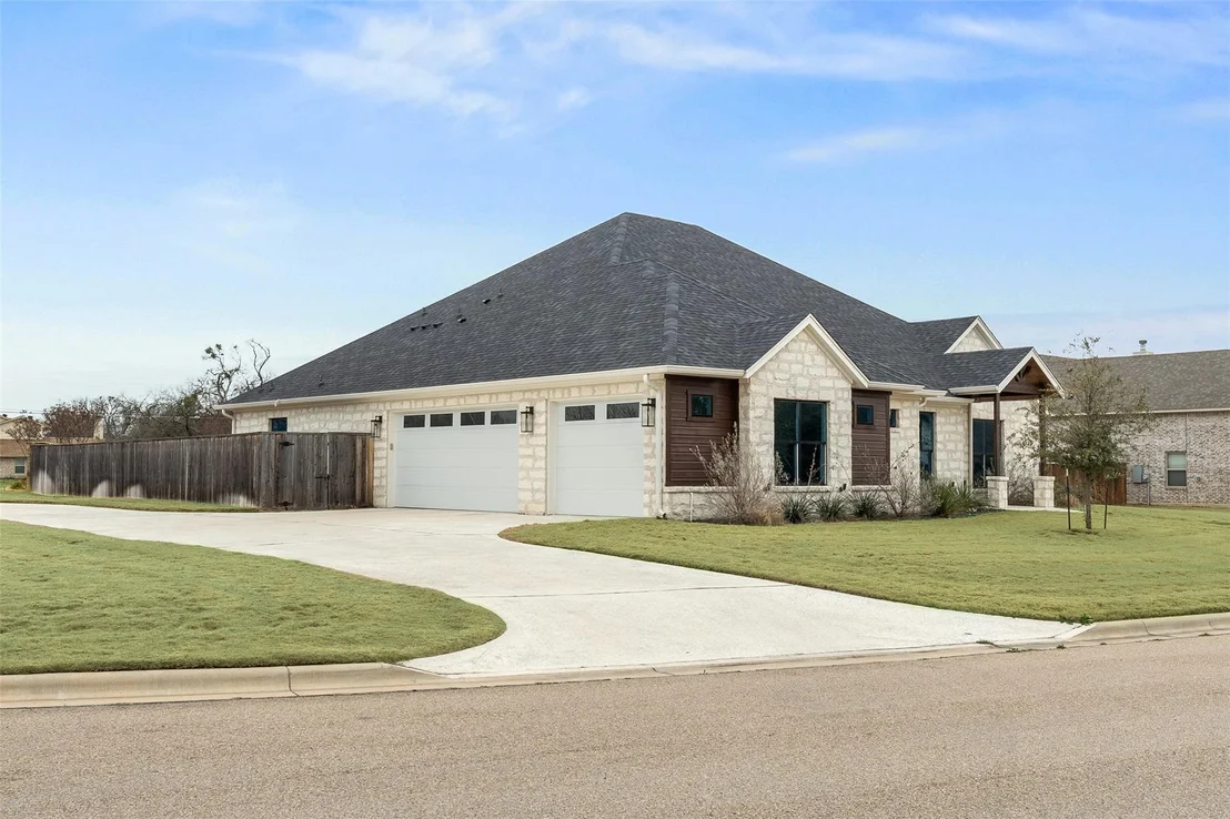 Photo of 814 Norfolk DR