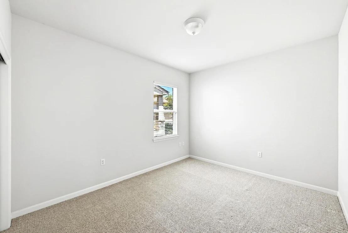 Photo of 321 Fieldstone DR