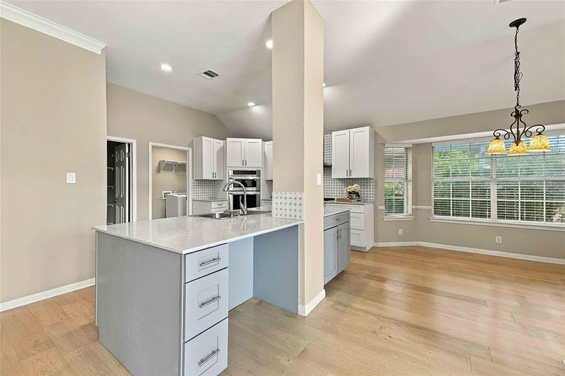 Photo of 10045 Planters Woods DR