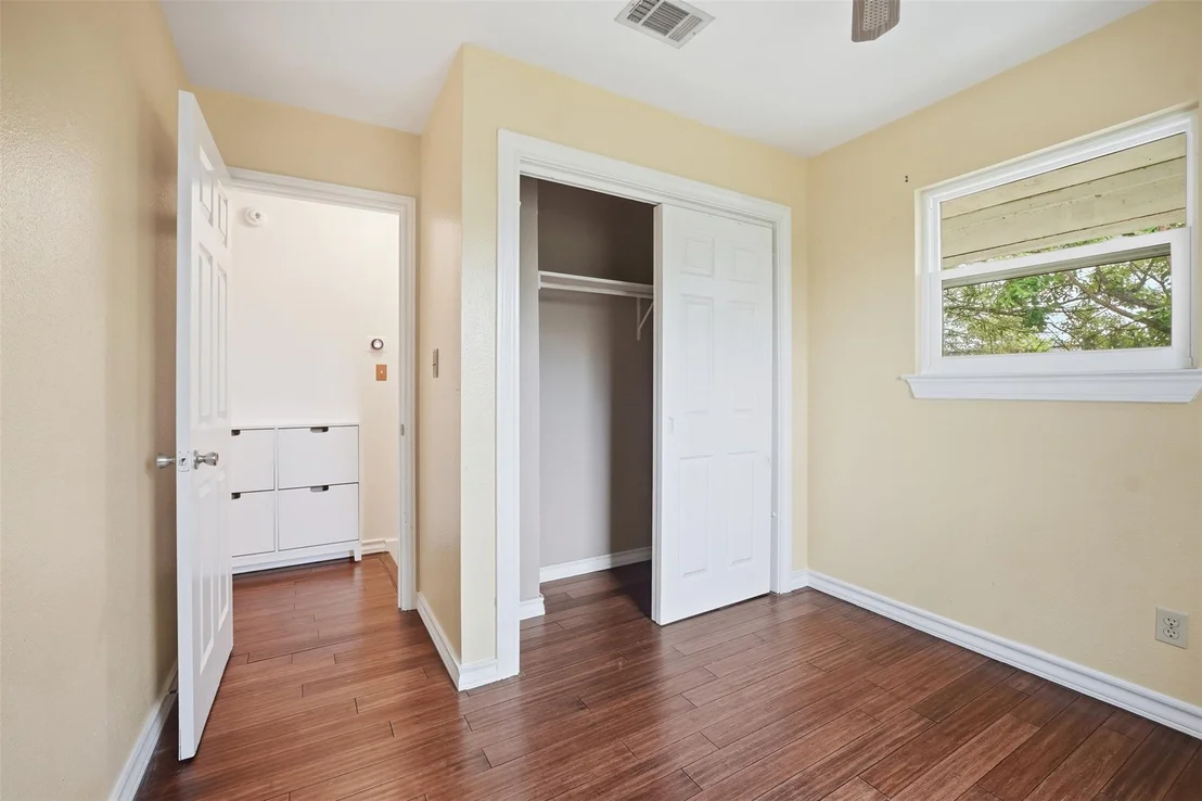 Photo of 1104 Franklin DR