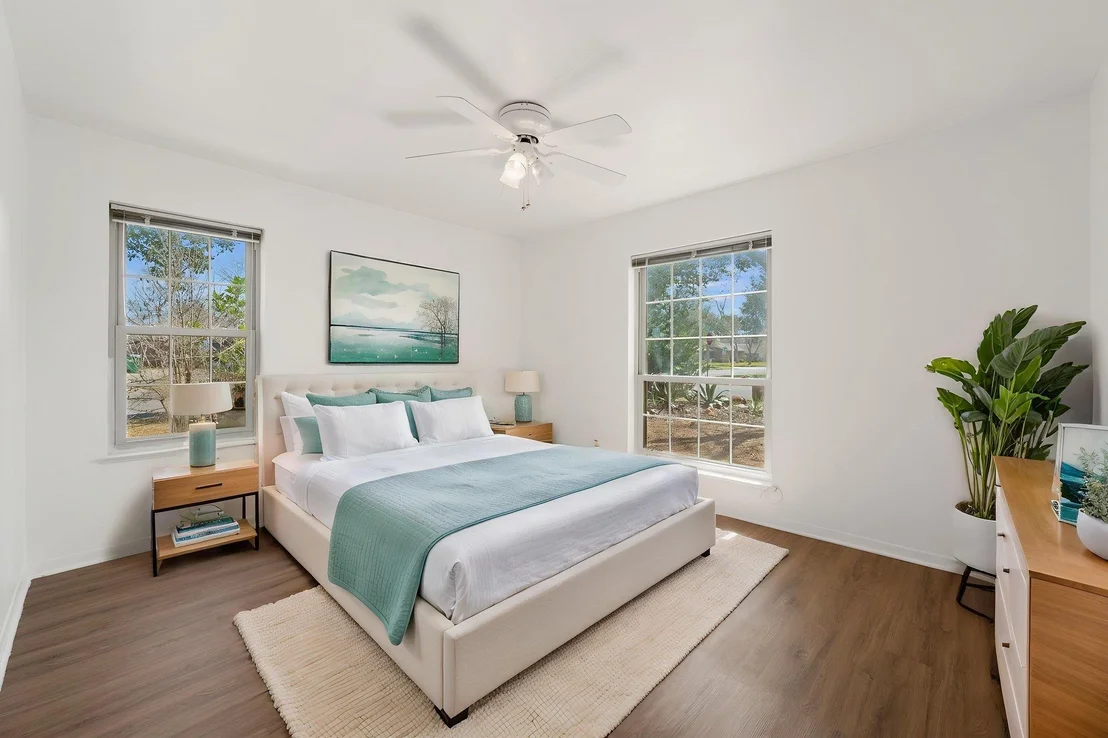 Photo of 1400 Summit CIR