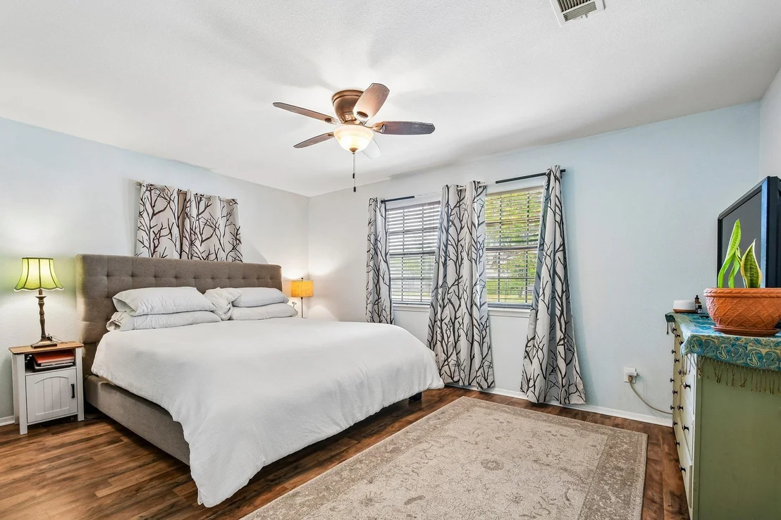 Photo of 115 Mountain View DR
