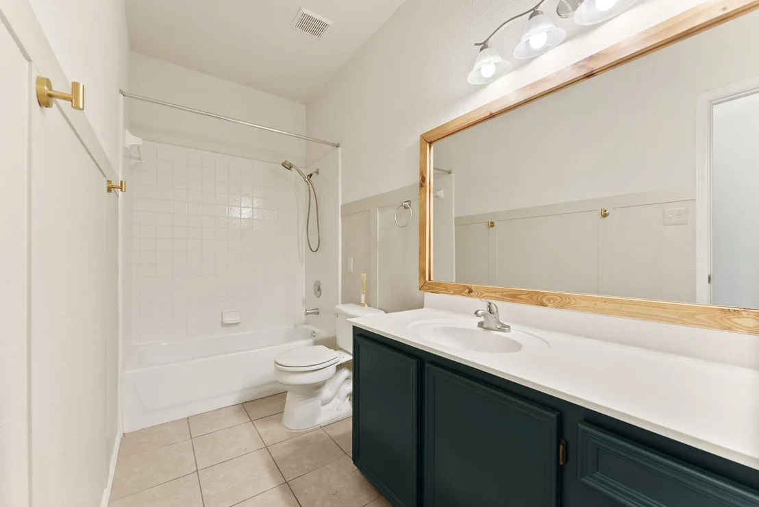 Photo of 2201 Calumet DR