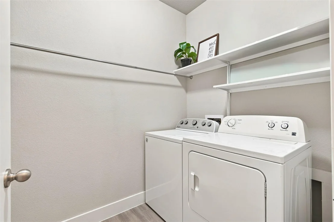 Photo of 208 Winding Hollow LN
