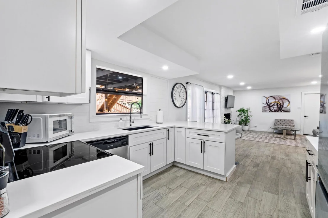 Photo of 3520 Highland View DR