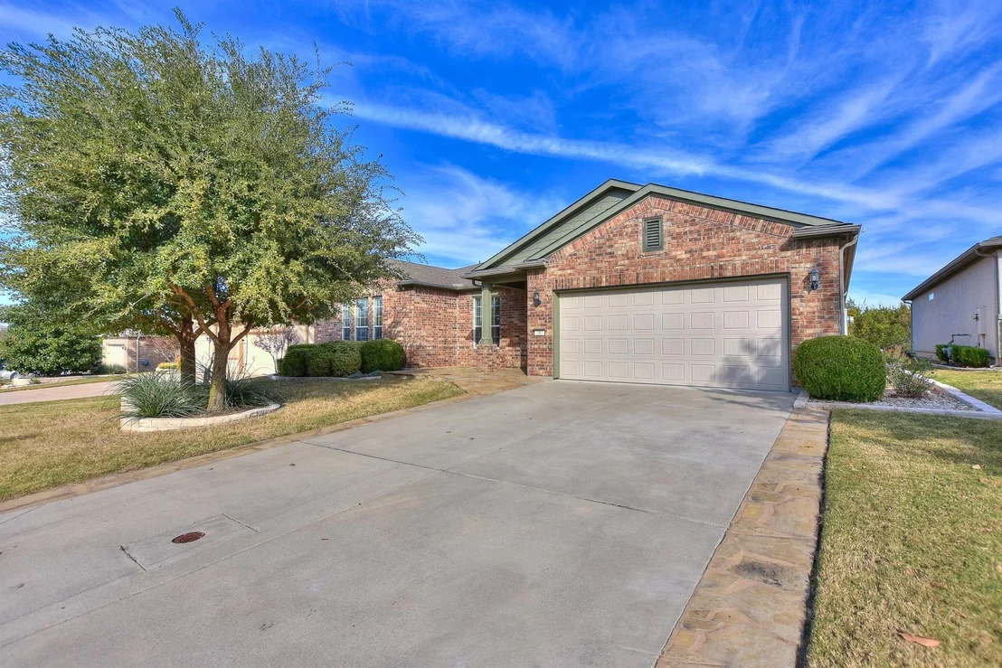 Photo of 107 Davis Mountain CIR