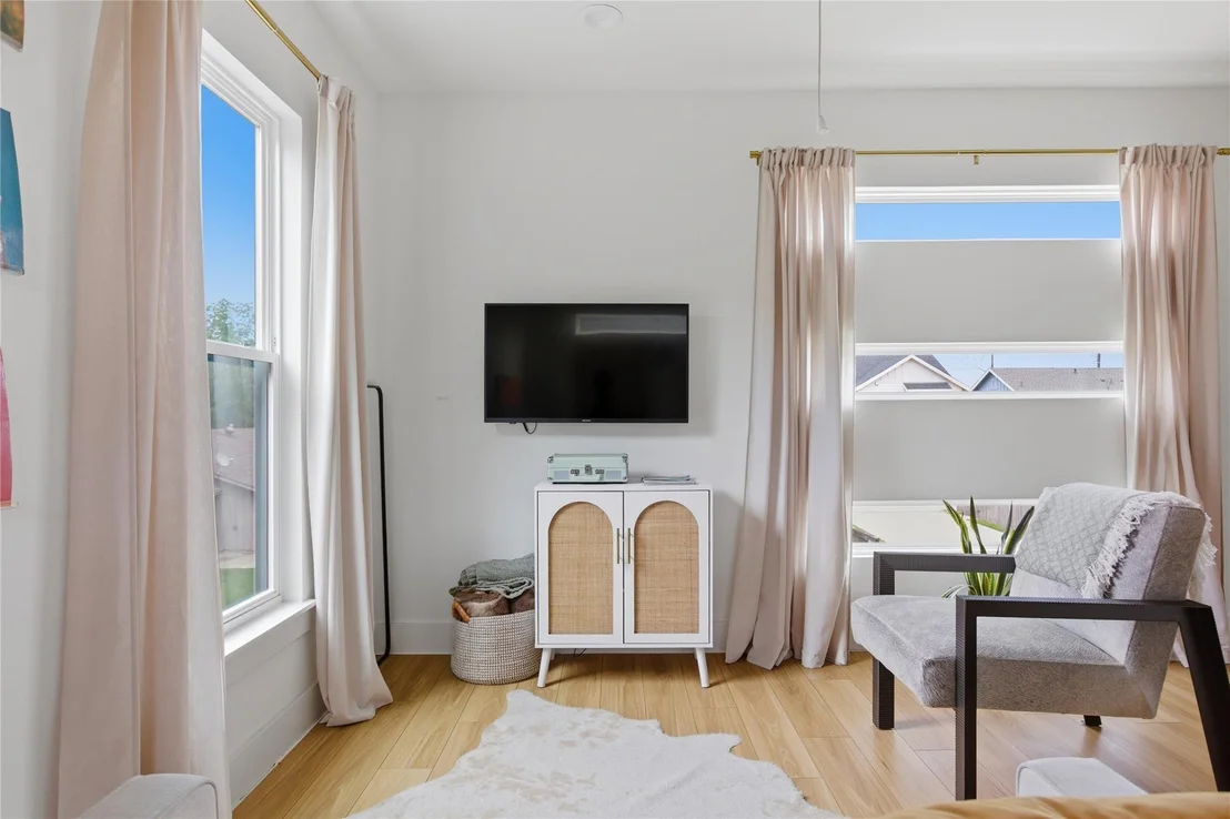 Photo of 1001 Scenic DR