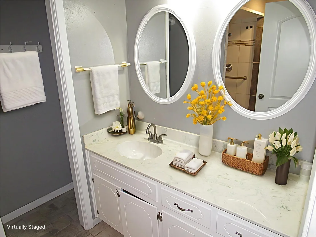Photo of 306 Ruggles LOOP