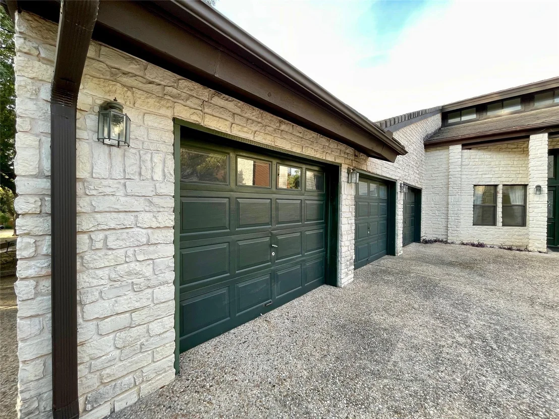 Photo of 4324 Far West BLVD
