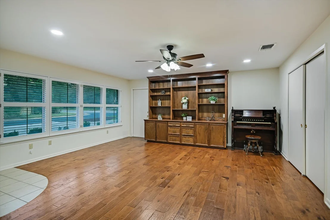 Photo of 4016 Far West BLVD