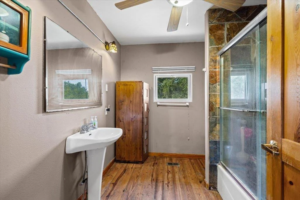 Photo of 3615 Peninsular DR