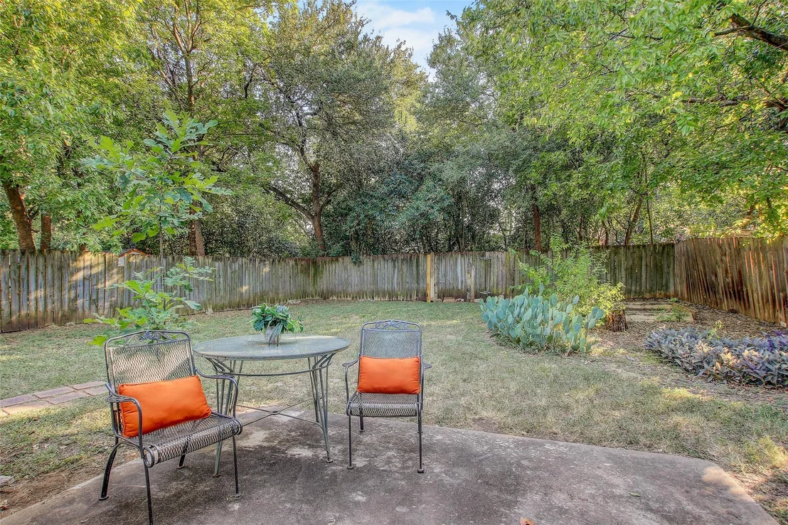 Photo of 909 Glen Oak DR