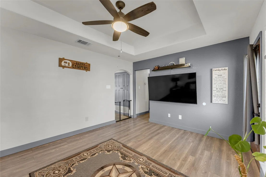 Photo of 555 Live Oak DR