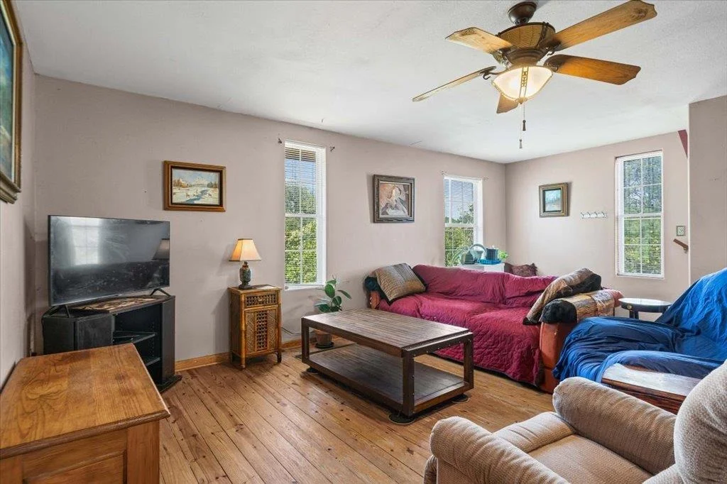 Photo of 3615 Peninsular DR