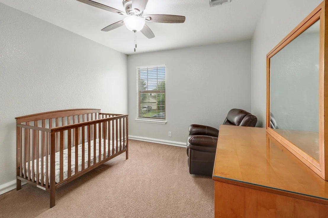 Photo of 335 Mistletoe LN