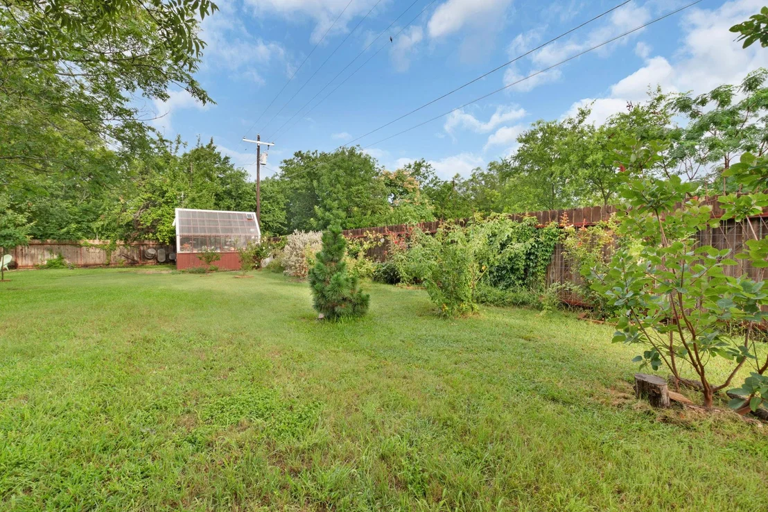 Photo of 310 Cardinal LN