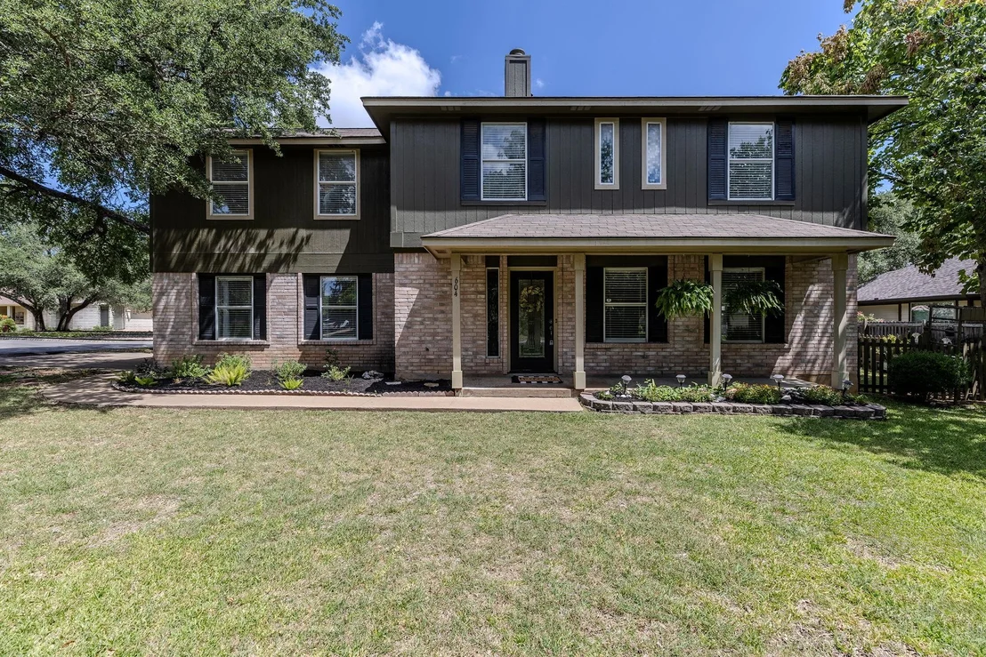 Photo of 604 Post Oak CIR