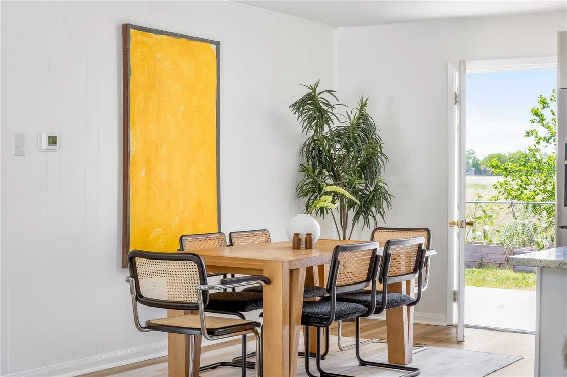 Photo of 304 W Bee ST