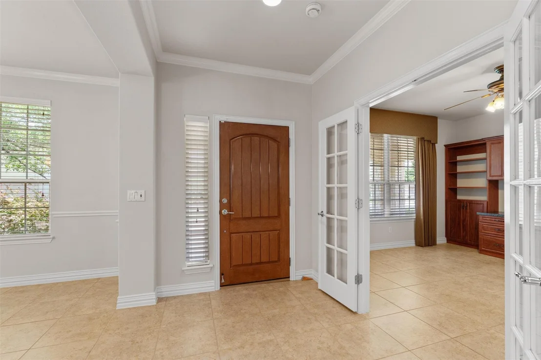 Photo of 106 Angelina CV
