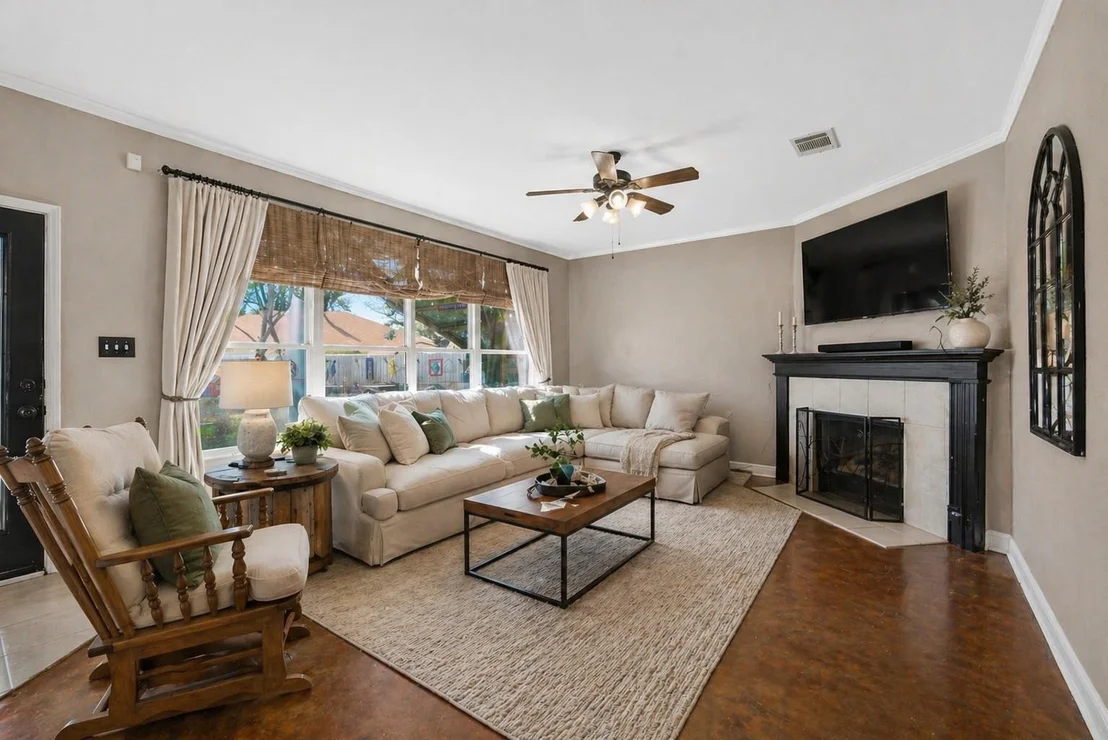 Photo of 1114 Calistoga DR