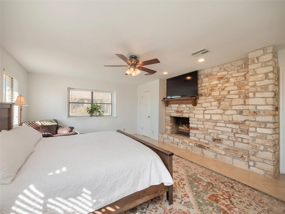 Photo of 1822 Rowe LOOP