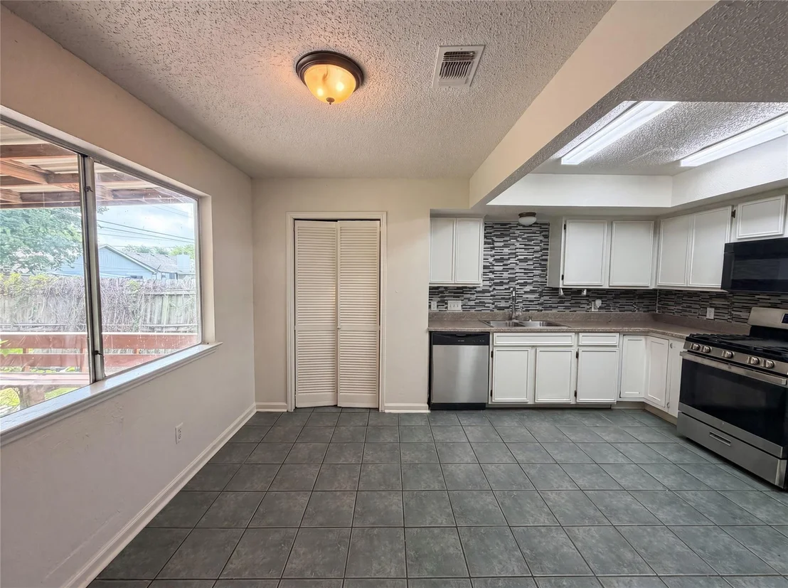 Photo of 1803 Frontier TRL