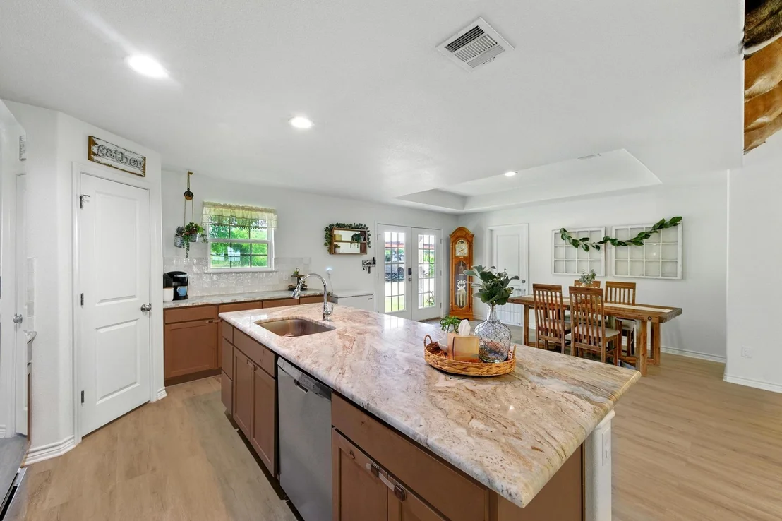 Photo of 780 County Road 389