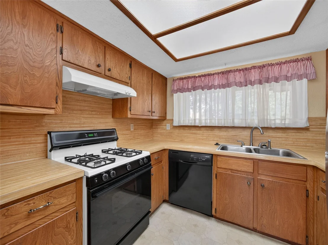Photo of 404 E Central DR