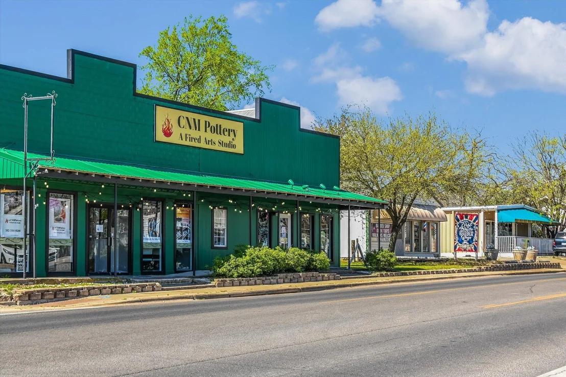 Photo of 405 Geyser Ave