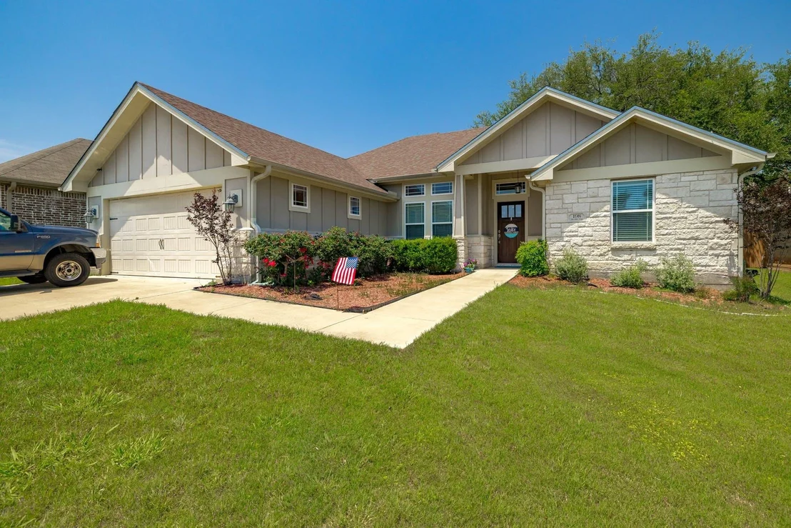 Photo of 198 Sheridan LOOP