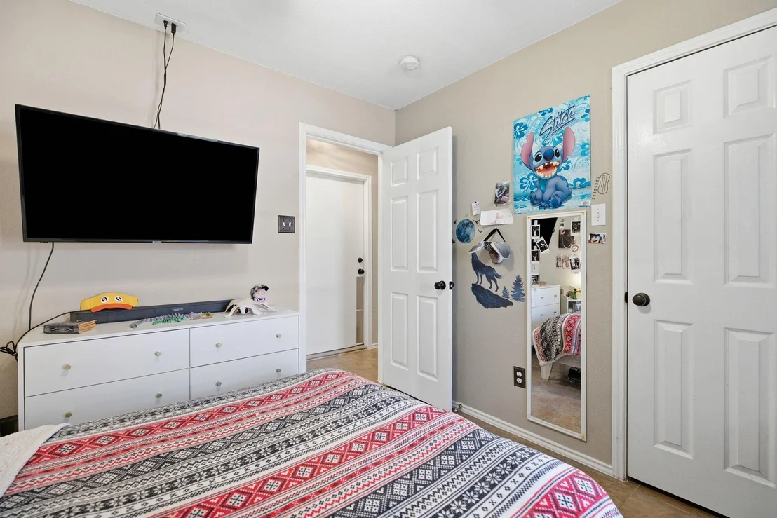 Photo of 3133 Clinton PL