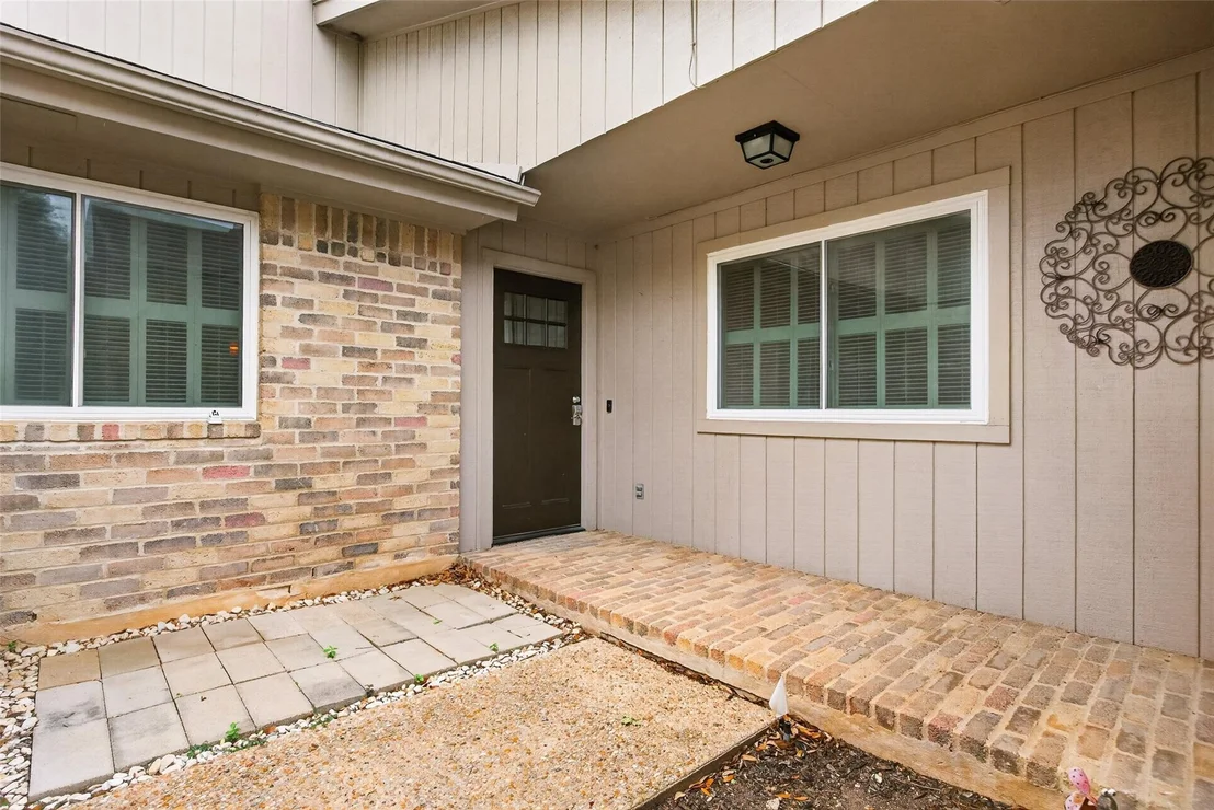 Photo of Unit D at 11121 Pinehurst DR