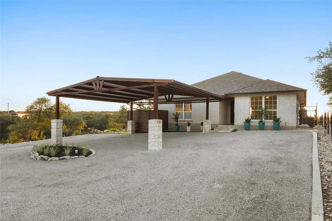 Photo of 1104 Cliffview DR