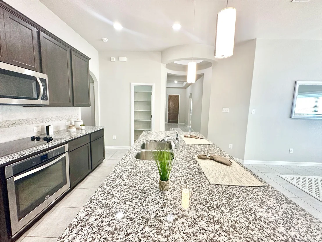 Photo of 1017 Hillrose DR