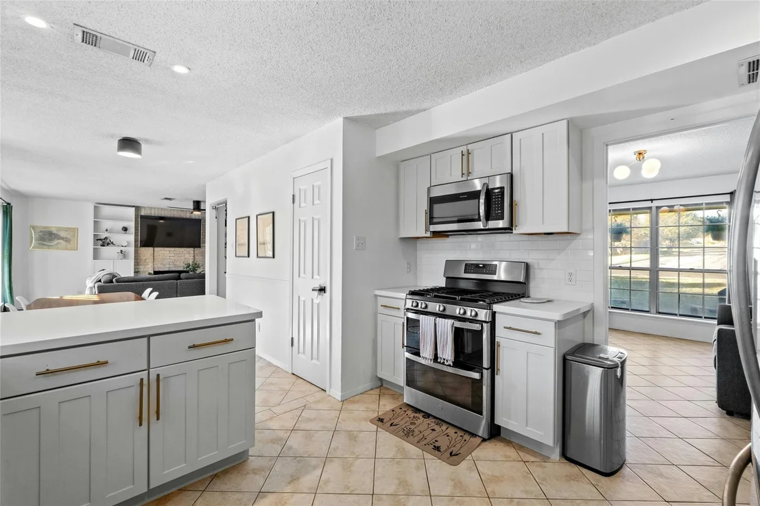 Photo of 1010 Huntridge DR