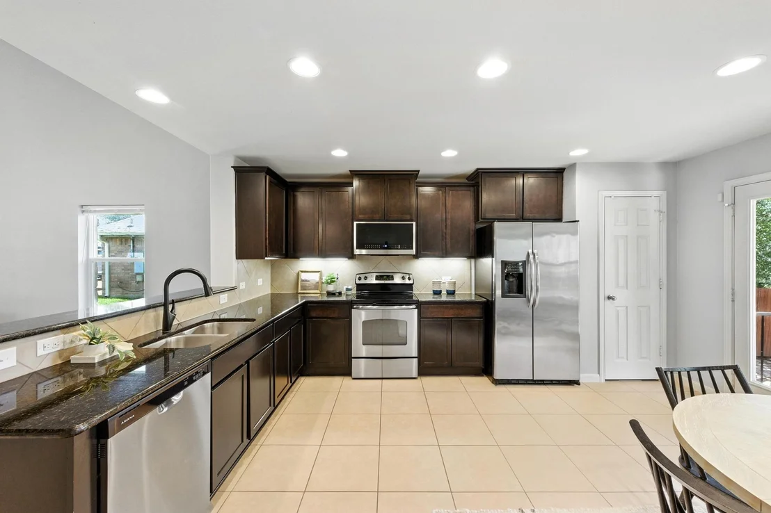 Photo of 2215 Stonehaven