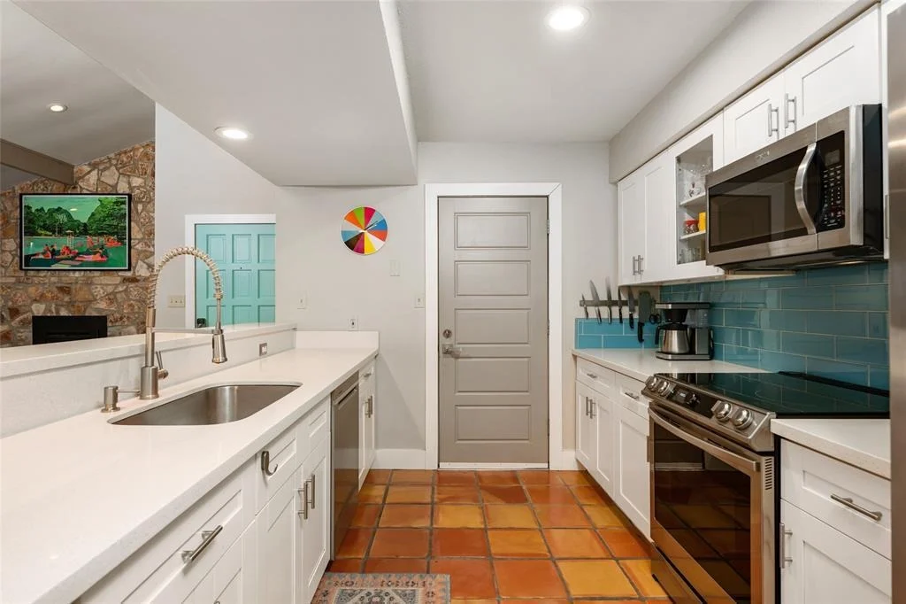 Photo of 2210 Red Fox RD