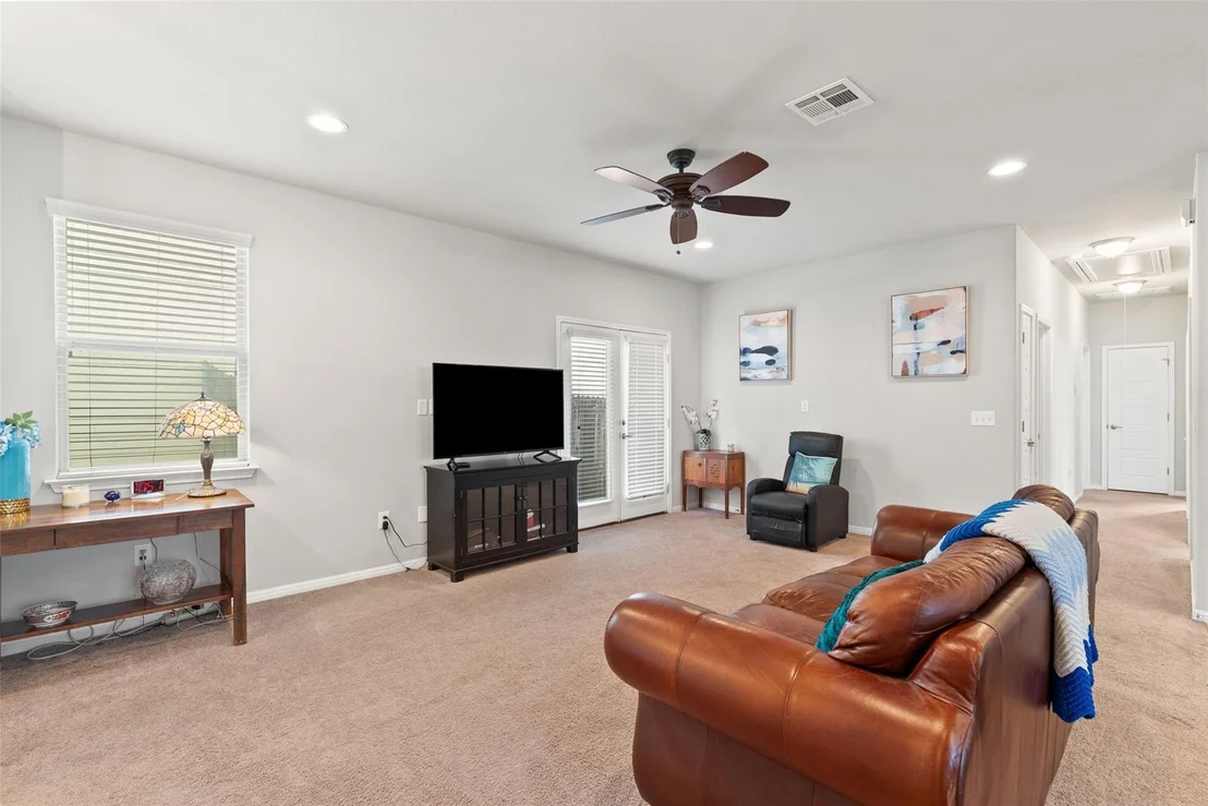 Photo of 557 Twisted Oaks LN