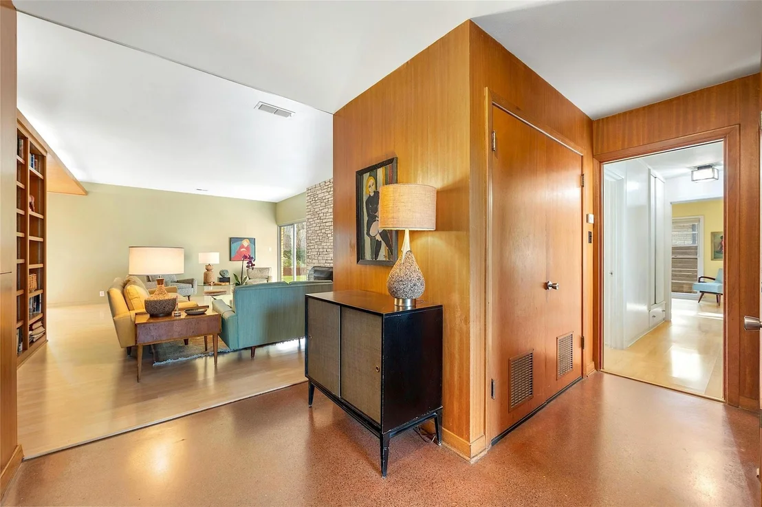Photo of 1813 Vance CIR