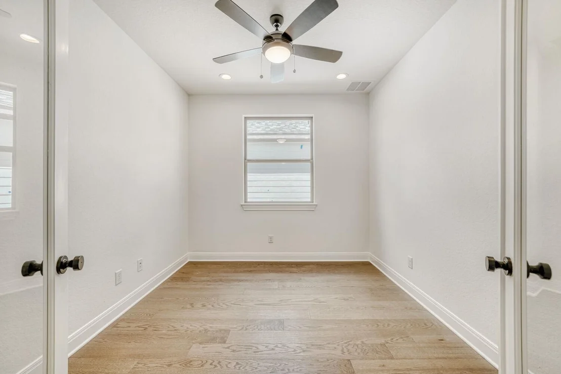 Photo of 448 Burlington DR